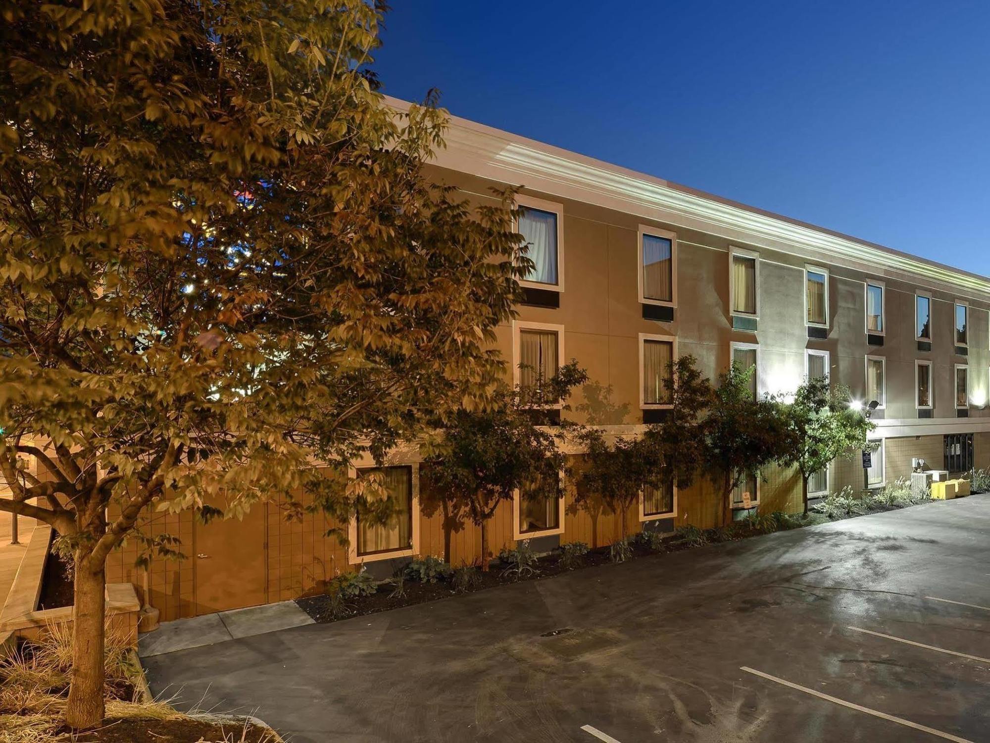 La Quinta By Wyndham Jamestown Exterior foto